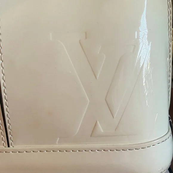 Louis Vuitton Patent Vernis Alma BB Cream and Brown Satchel - Picture 2 of 10